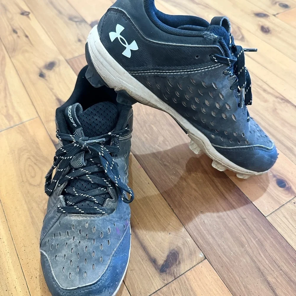 Under Armour. Black and White Sports Cleats